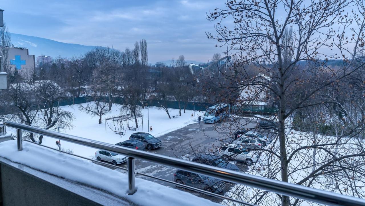 Hotel Zoo Sofia - Secured Paid Parking מראה חיצוני תמונה