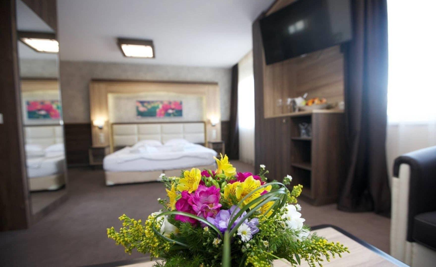 Hotel Zoo Sofia - Secured Paid Parking מראה חיצוני תמונה